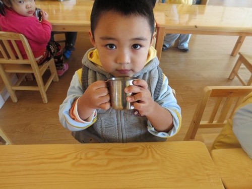 提升校園飲水質(zhì)量刻不容緩，精格凈水設(shè)備為您護(hù)航