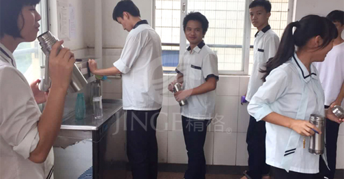 學校<a href='http://www.hlopyn.com/bggxysj.htm' class='keys' title='點擊查看關于飲水機的相關信息' target='_blank'>飲水機</a> 學校飲水機